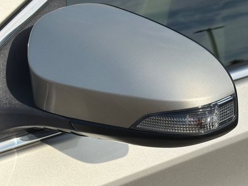 Used 2016 Toyota Avalon Limited FWD image 53