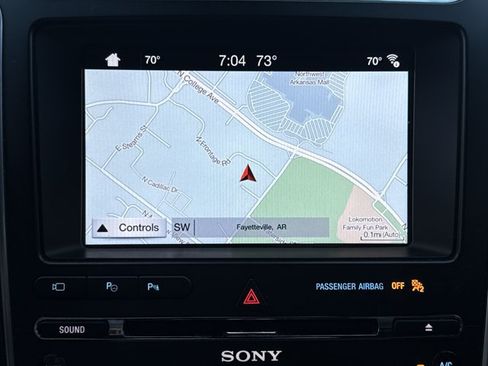 Used 2017 Ford Explorer Limited w/ Equipment Group 301A FWD image 5