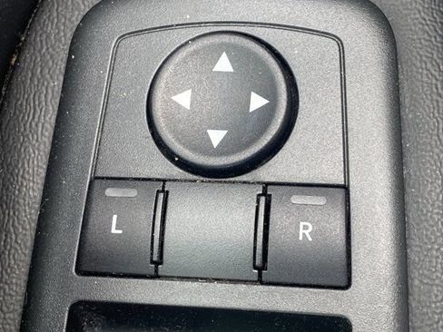 Used 2013 Dodge Grand Caravan SXT w/ UConnect Hands-Free Group FWD image 15