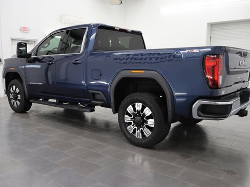 Used 2022 GMC Sierra 2500 SLE w/ SLE Value Package; AWD/4WD image 6