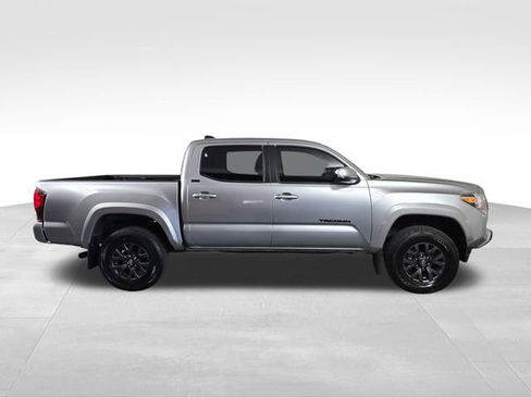 Used 2023 Toyota Tacoma SR5 w/ Technology Package image 8