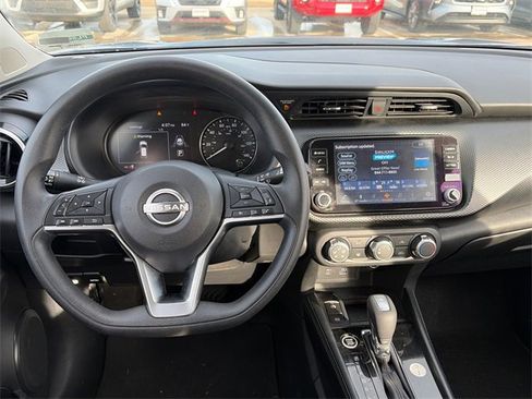Used 2023 Nissan Kicks SV image 14