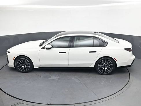 Used 2024 BMW 740i xDrive AWD/4WD image 26