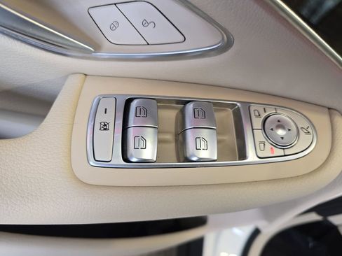 Certified 2022 Mercedes-Benz GLC 300 image 29