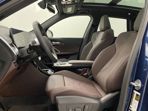 Used 2025 BMW X1 xDrive28i w/ Technology Package image 4