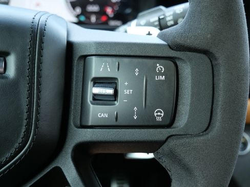 Certified 2023 Land Rover Defender 110 V8 AWD/4WD image 22