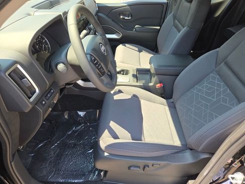 New 2025 Nissan Frontier SV w/ SV Convenience Package image 6