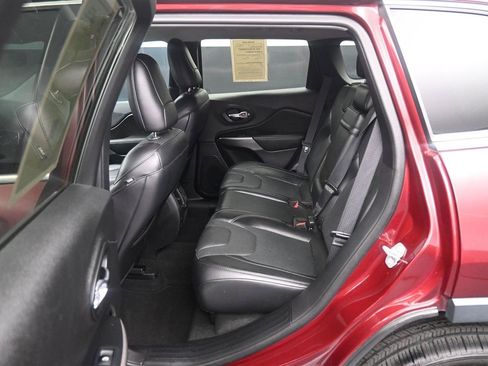 Used 2019 Jeep Cherokee Limited AWD/4WD image 10