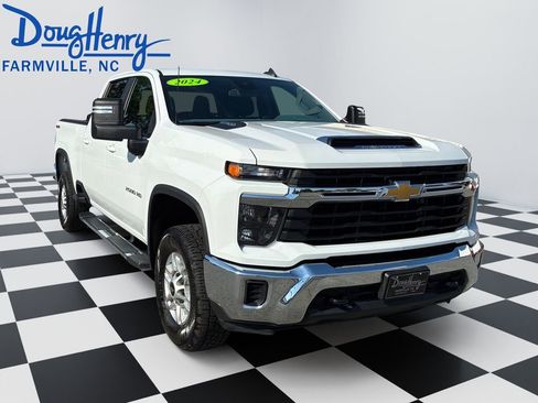 Used 2024 Chevrolet Silverado 2500 LT AWD/4WD image 7