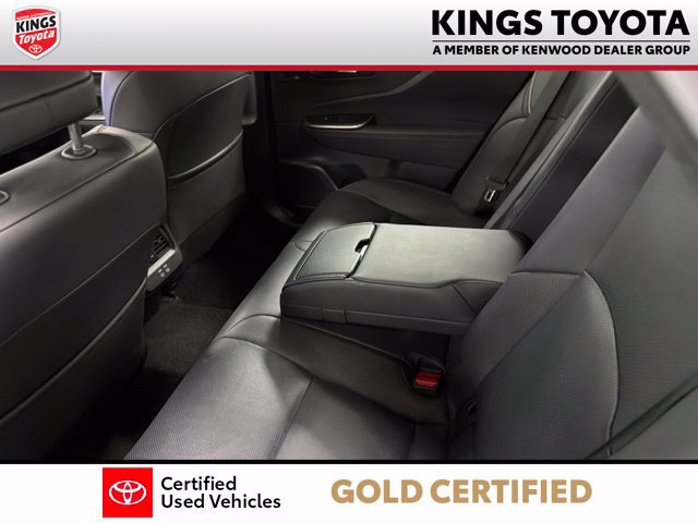 Used 2023 Toyota Crown AWD/4WD image 16