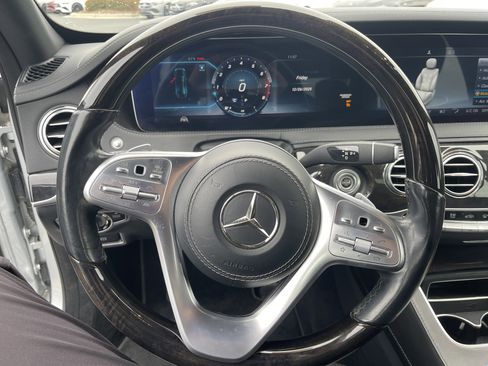 Used 2019 Mercedes-Benz S 560 Sedan image 18