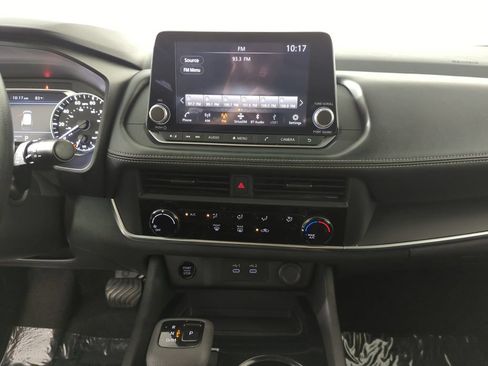 Used 2024 Nissan Rogue S FWD image 13