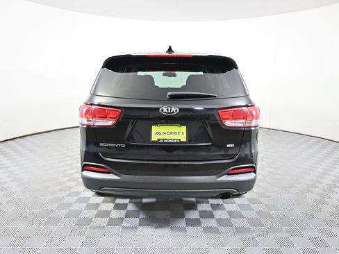 Used 2018 Kia Sorento FWD image 5