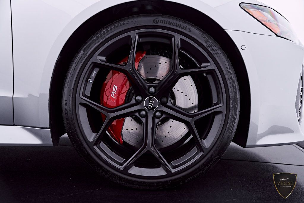 Used 2025 Audi RS 7 Performance AWD/4WD image 34