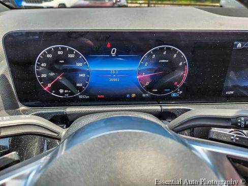 Used 2025 Mercedes-Benz GLA 250 image 11