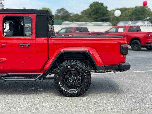 Used 2024 Jeep Gladiator Sport AWD/4WD image 12