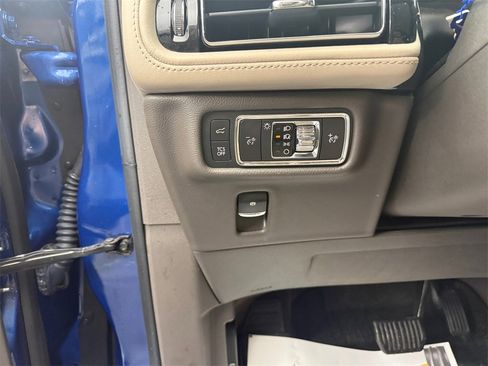 Used 2021 Lincoln Nautilus AWD w/ Equipment Group 101A image 28