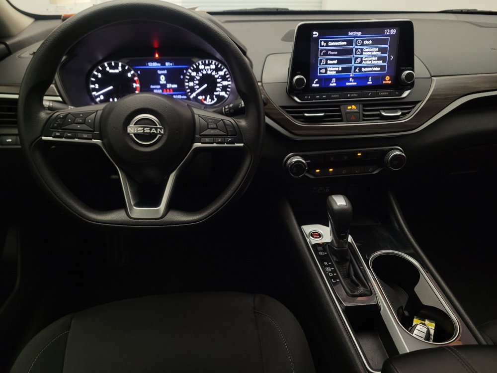 Used 2024 Nissan Altima 2.5 SV FWD image 22