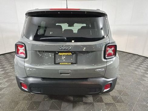 Used 2022 Jeep Renegade Latitude AWD/4WD image 3