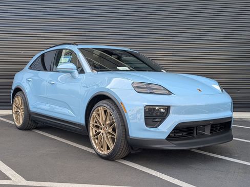 New 2026 Porsche Macan Electric image 7