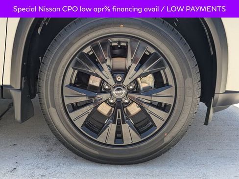 Used 2023 Nissan Rogue SV w/ SV Premium B Package FWD image 11
