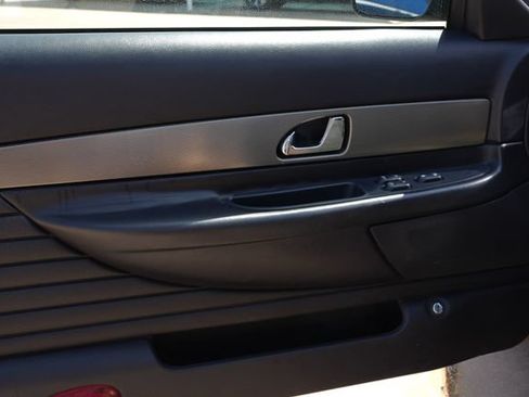 Used 2005 Ford Thunderbird RWD image 14