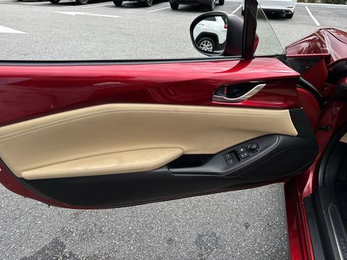 Used 2020 MAZDA MX-5 Miata RF Grand Touring image 39