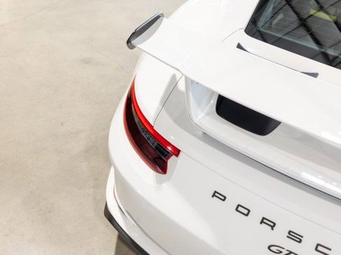 Used 2018 Porsche 911 GT3 image 17