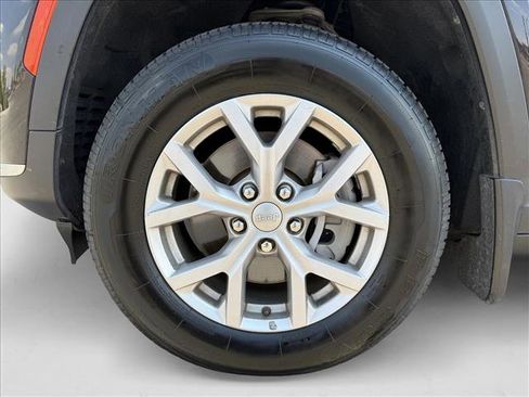 Used 2022 Jeep Grand Cherokee L Limited image 26