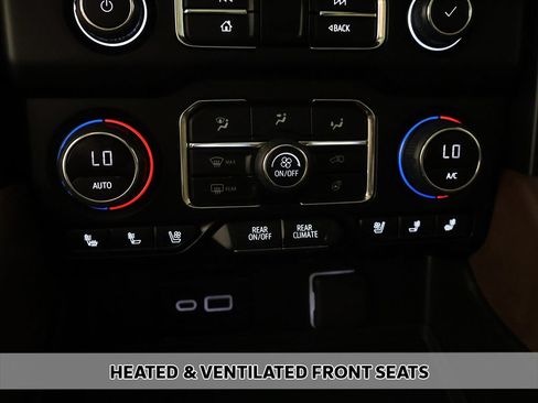 Used 2024 Chevrolet Suburban High Country w/ Advanced Technology Package AWD/4WD image 10