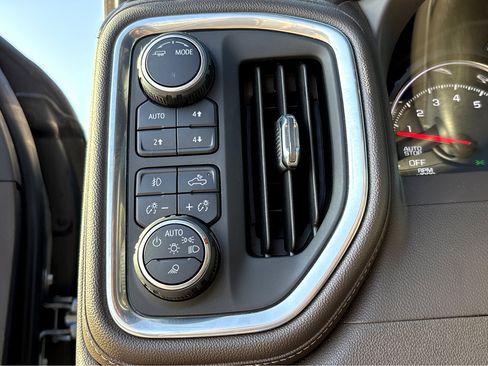 Used 2022 Chevrolet Silverado 1500 LTZ w/ LTZ Convenience Package II image 11