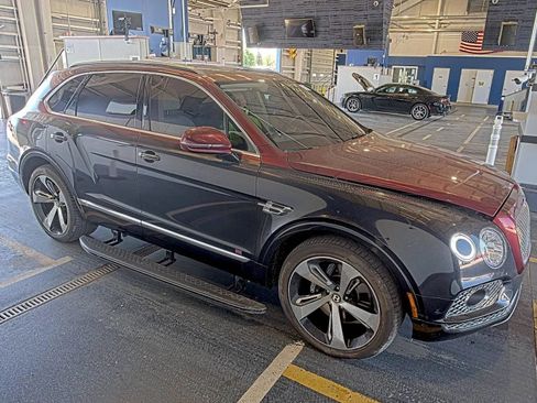 Used 2017 Bentley Bentayga AWD/4WD image 7