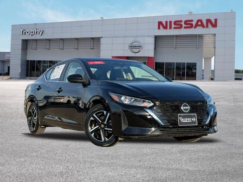 Certified 2025 Nissan Sentra SV image 1