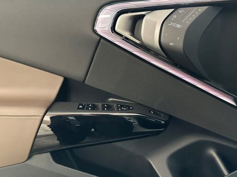 Used 2026 BMW X3 xDrive30 w/ Premium Package image 12