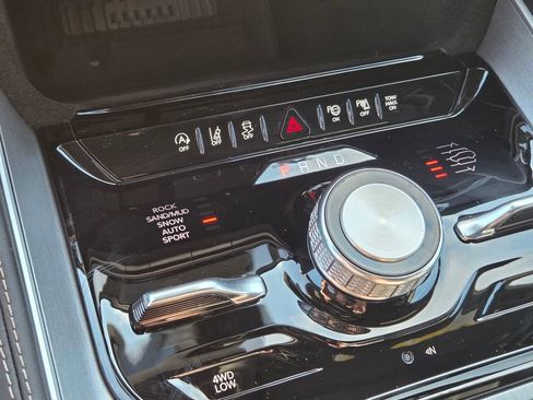 New 2026 Jeep Grand Wagoneer Limited image 14