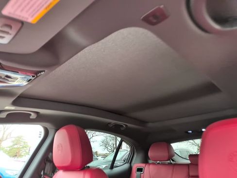 Used 2024 Alfa Romeo Stelvio Veloce AWD/4WD image 33