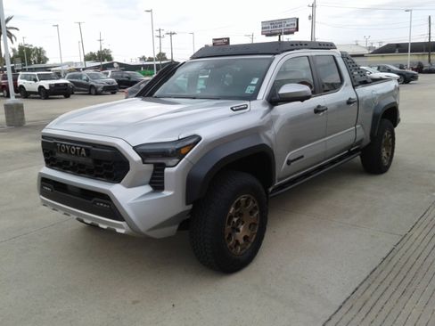 Used 2024 Toyota Tacoma Trailhunter Hybrid image 3