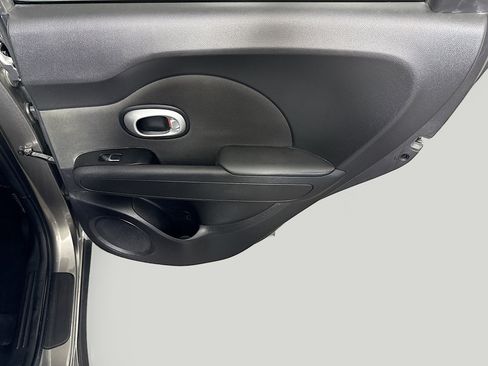 Used 2018 Kia Soul FWD image 26
