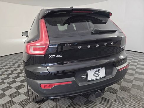 Certified 2023 Volvo XC40 B5 Ultimate w/ Climate Package image 5
