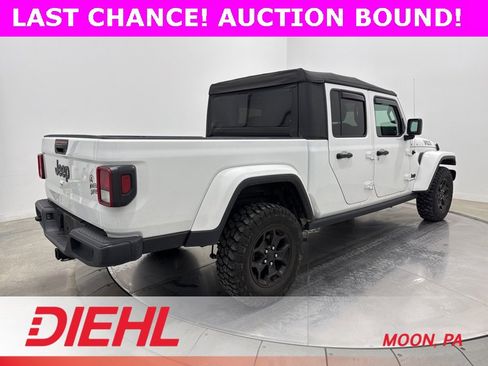 Certified 2021 Jeep Gladiator Willys image 7