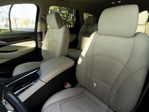 Used 2024 Buick Enclave Essence w/ Sport Touring Edition image 25