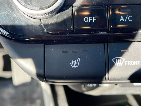 Used 2024 Hyundai Elantra Limited image 20