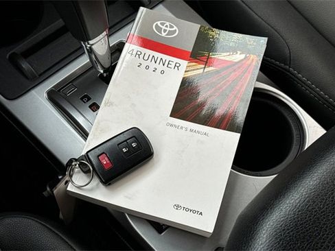 Used 2020 Toyota 4Runner SR5 Premium w/ Moonroof Package image 11