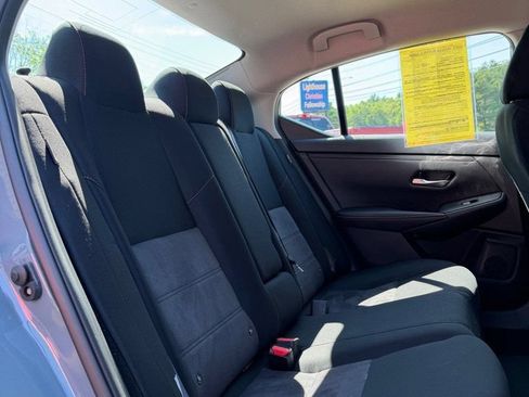Used 2025 Nissan Sentra SR w/ Midnight Edition FWD image 12
