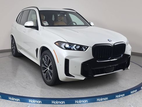 New 2026 BMW X5 xDrive40i w/ M Sport Package AWD/4WD image 3