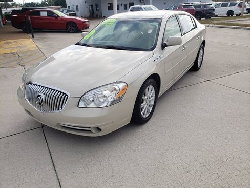 Used 2011 Buick Lucerne CXL image 1