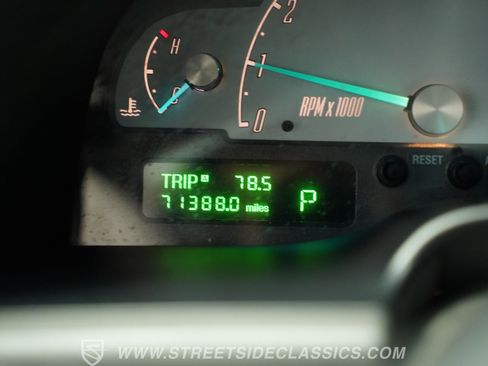 Used 2002 Ford Thunderbird image 40