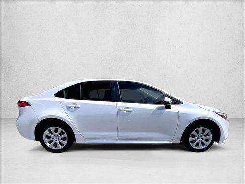 Used 2024 Toyota Corolla LE FWD image 5