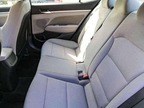 Used 2020 Hyundai Elantra SEL image 16