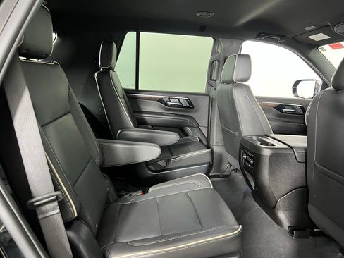 Used 2025 Chevrolet Tahoe Premier image 23